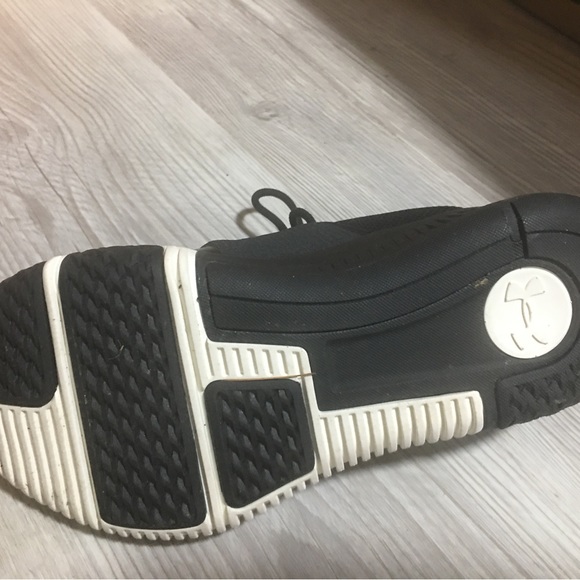 Sneakers - Picture 2 of 2